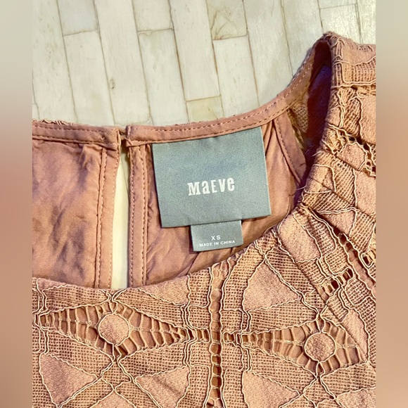 Anthropologie - Mauve - Tan Embroidered Floral Top - XS - Picture 6 of 10